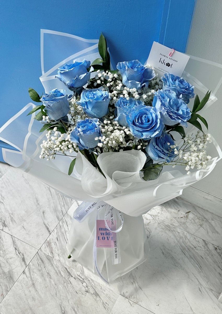 KKOT Signature Blue Rose Bouquet - KKOT Floral Studio | Jersey City Florist & Same - Day Delivery