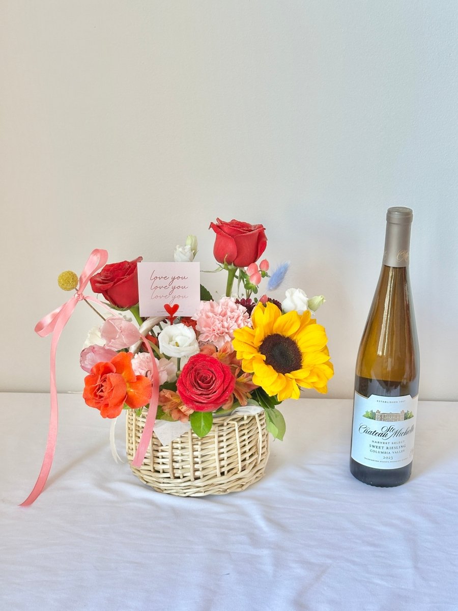 Spring Garden Mother's Day Basket – NYC Flower Delivery - NYC Bouquet Delivery